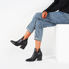 Pointed Toe Notch Chunky Heel Ankle Boots - Black