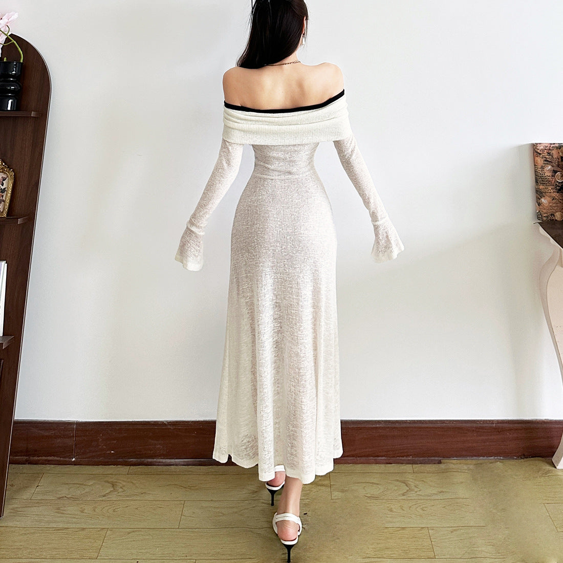 French retro off-the-shoulder long-sleeved dress
