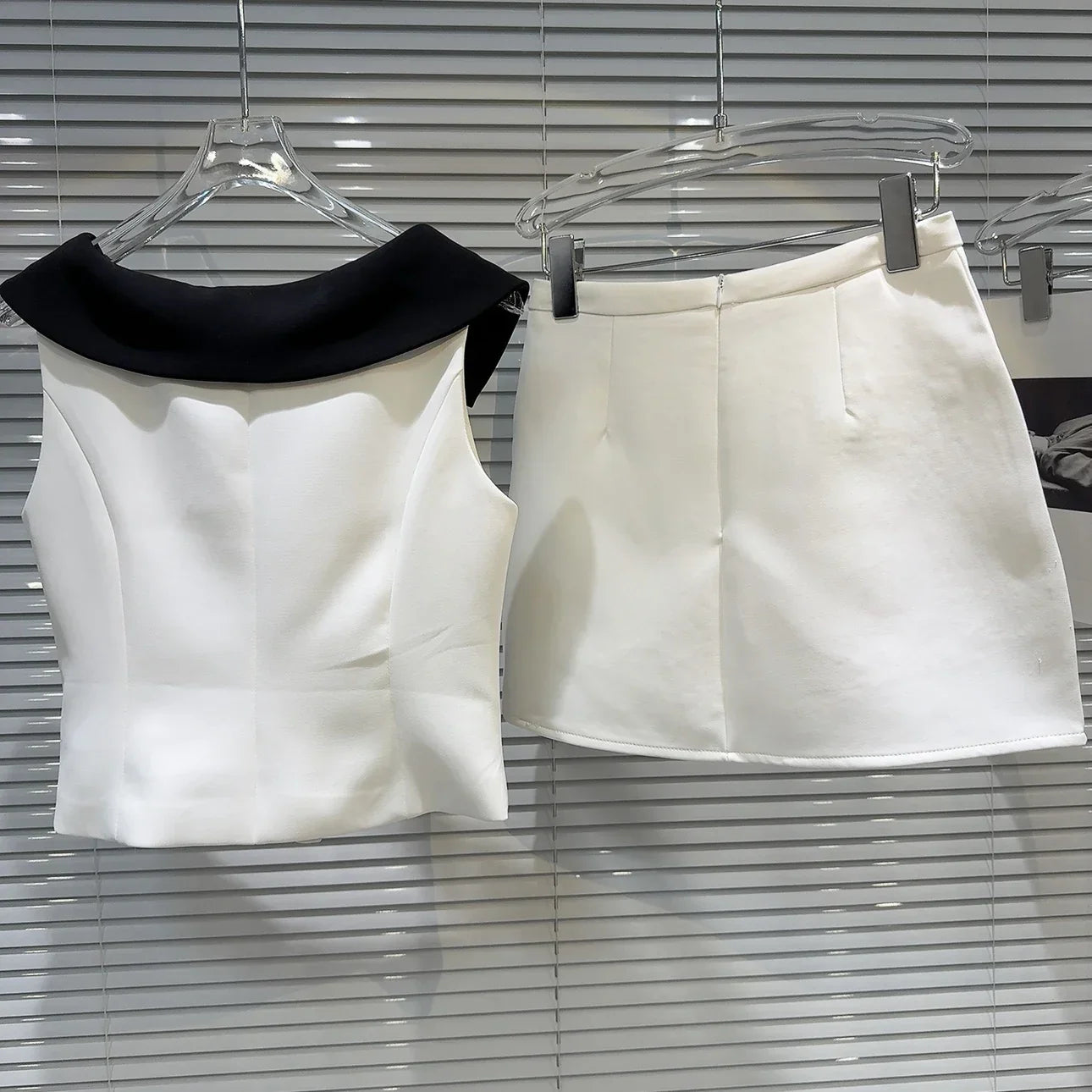 Pydshop Contrast Short Sleeve Buttoned Vest Top And Mini Skirt Set