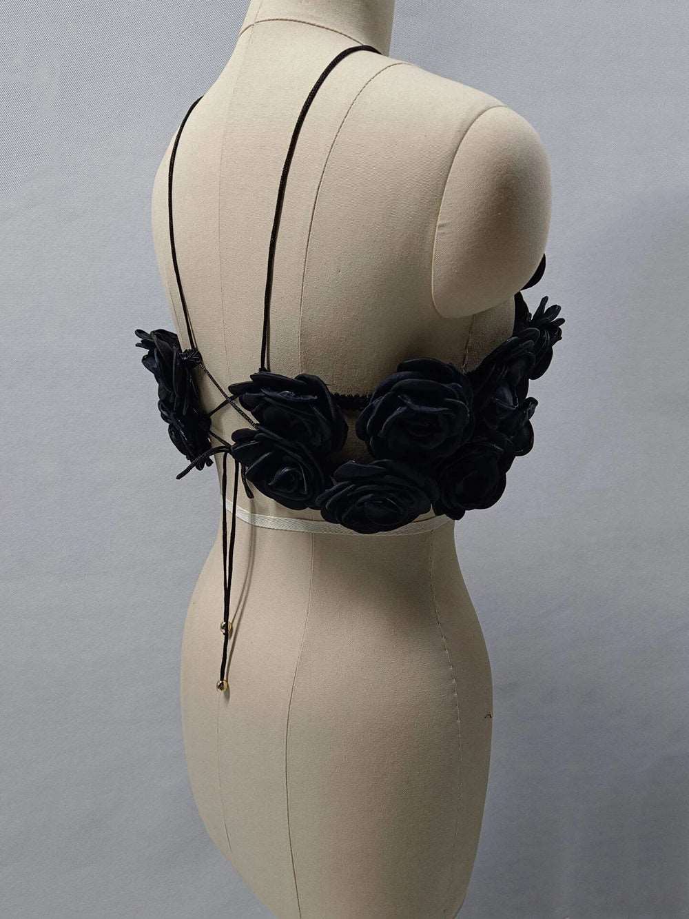 Pydshop 3D Flower Splicing Lace-Up Design Black Crop Top