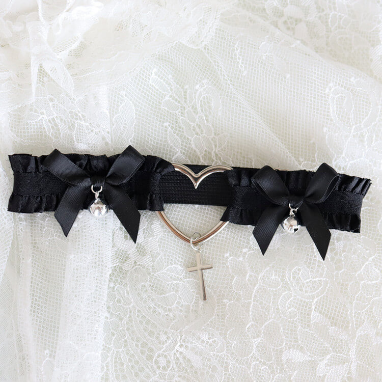 Goth princess lace bow heart garter