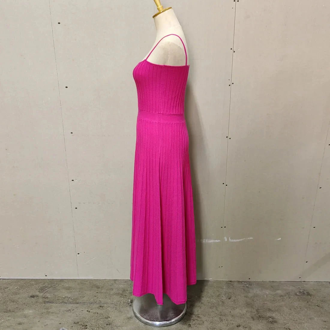 Stretchable Backless Knit Maxi Dress