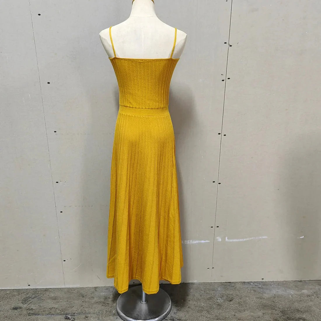 Stretchable Backless Knit Maxi Dress
