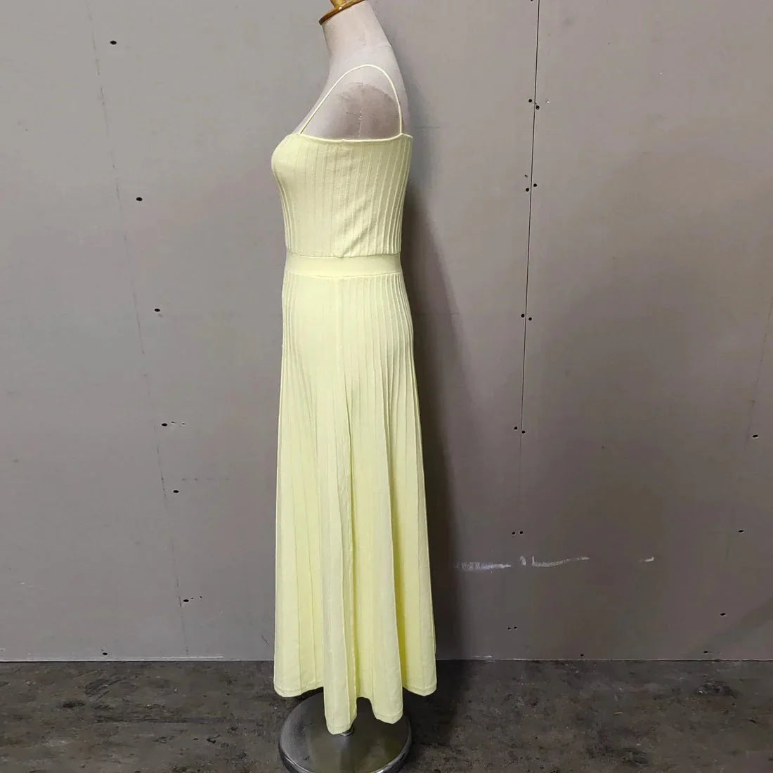 Stretchable Backless Knit Maxi Dress