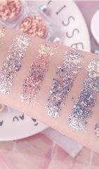 Glitter glitter for gel eye makeup.